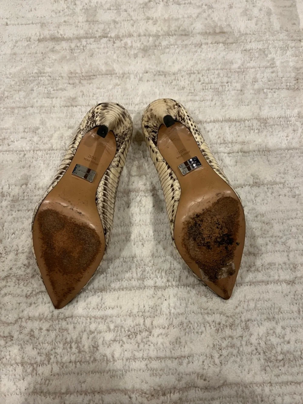 Michael Kors Vero Cuoio Avra Snake-Embossed Pointed Toe Stiletto - White & Beige - Picture 4 of 7